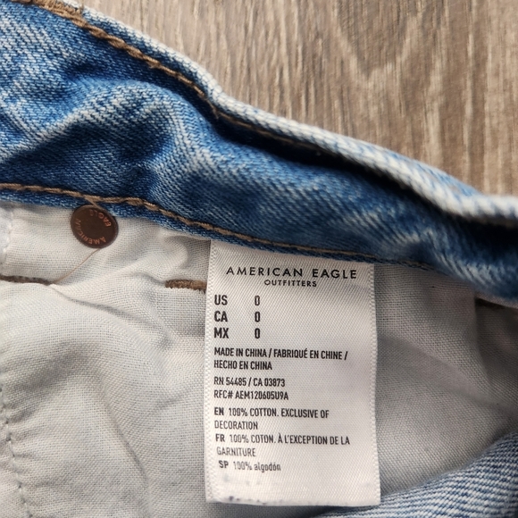 American Eagle Distressed Mom Short 0 - Picture 11 of 11